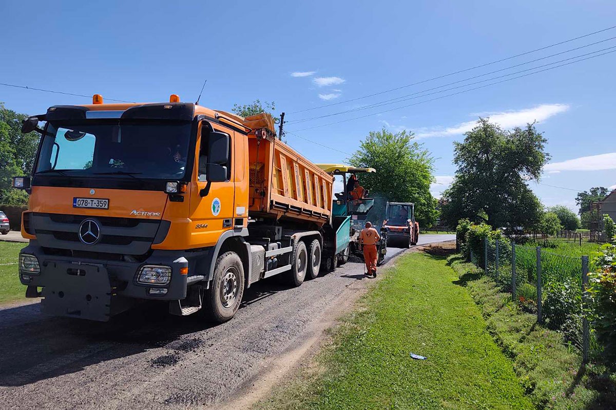 Gradiška: U toku obnova lokalnog puta u Kozincima
