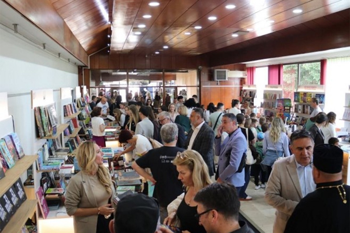 U Derventi otvoren prvi sajam knjiga "Derbook"