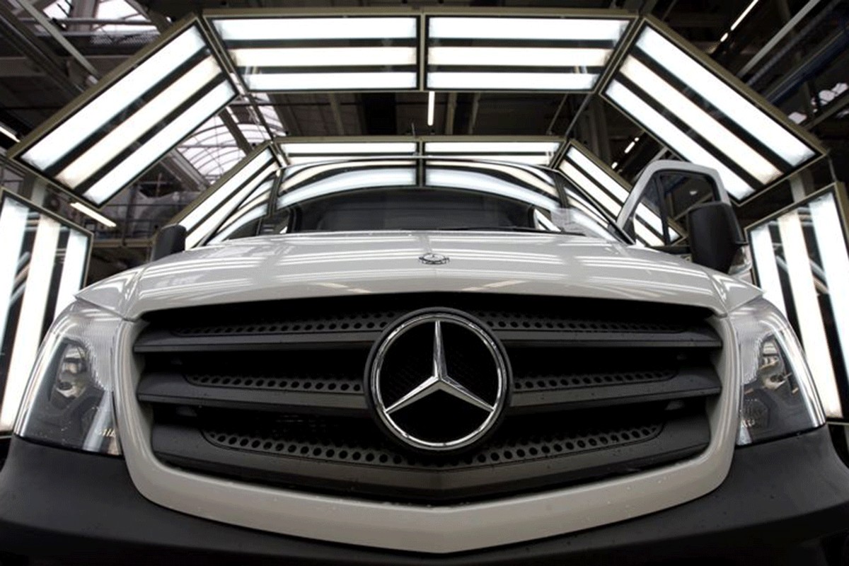Mercedes-Benz prodao salone u Berlinu kanadskom milijarderu