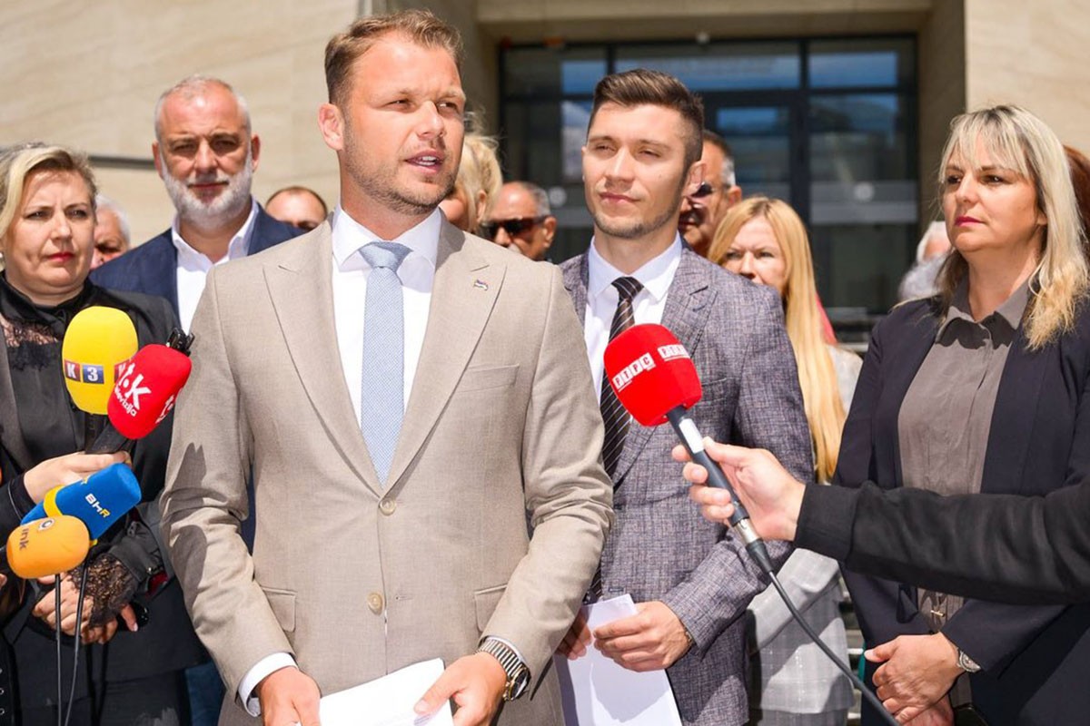 Stanivuković traži ostavku Šeranića i ocjenu ustavnosti spornog zakona
