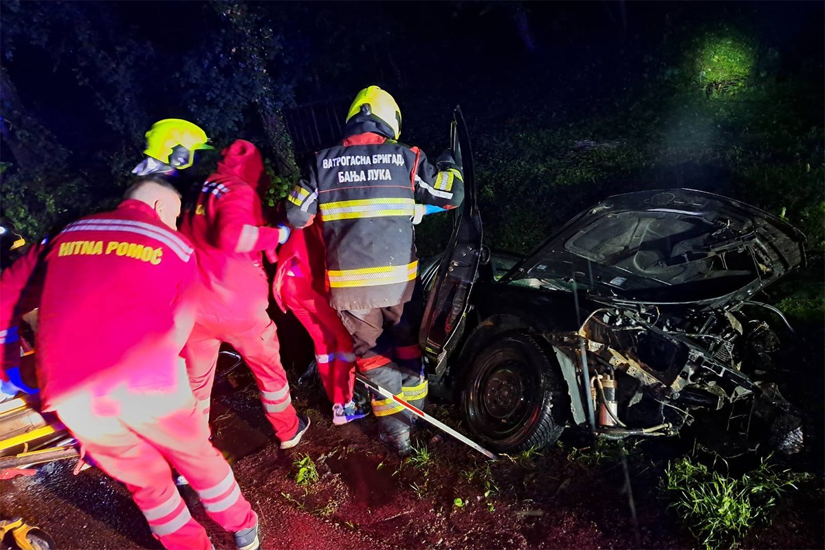 Teška saobraćajka kod Banjaluke, jedna osoba povrijeđena