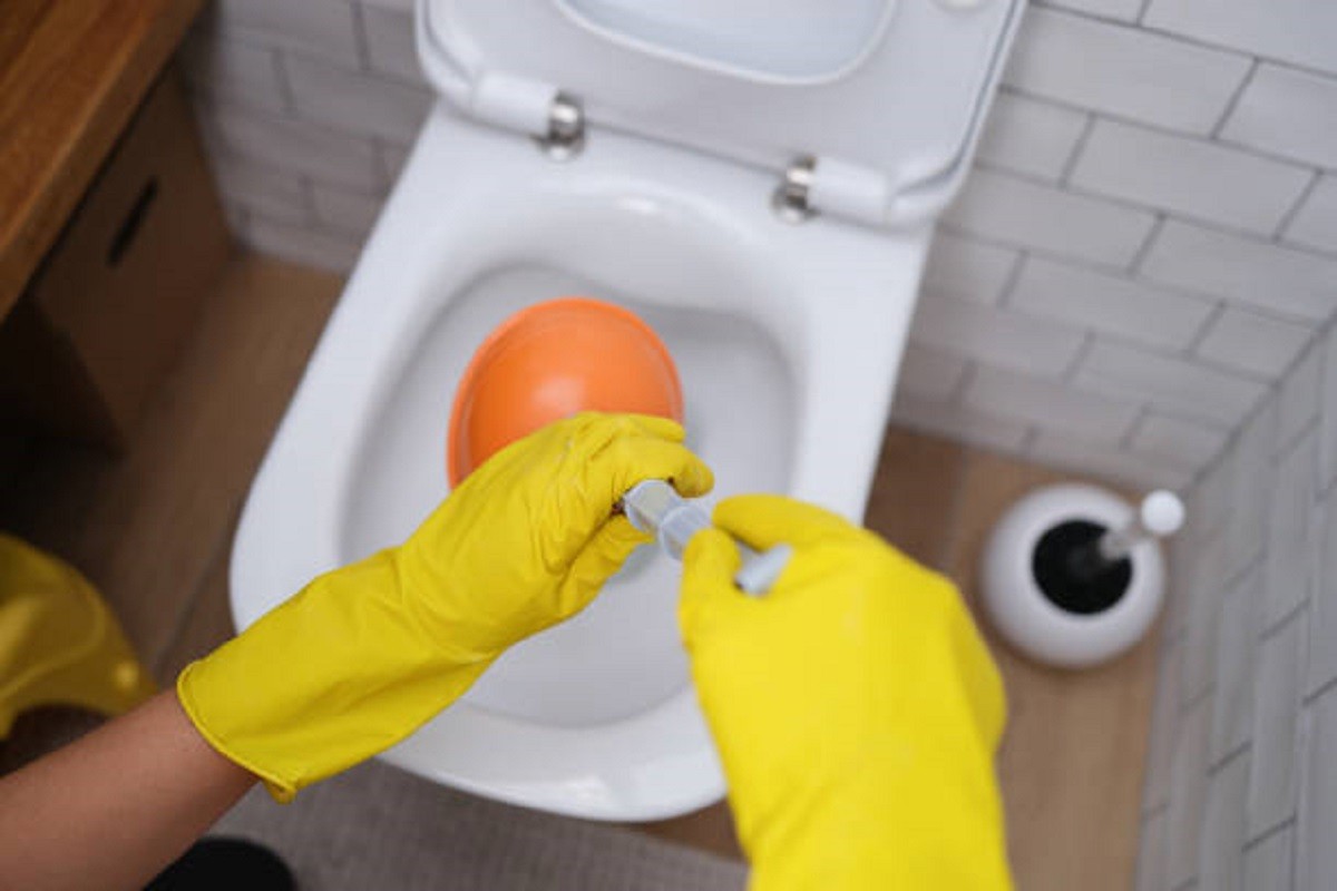 WC šolja pravi problem? Evo kako da ga sami riješite