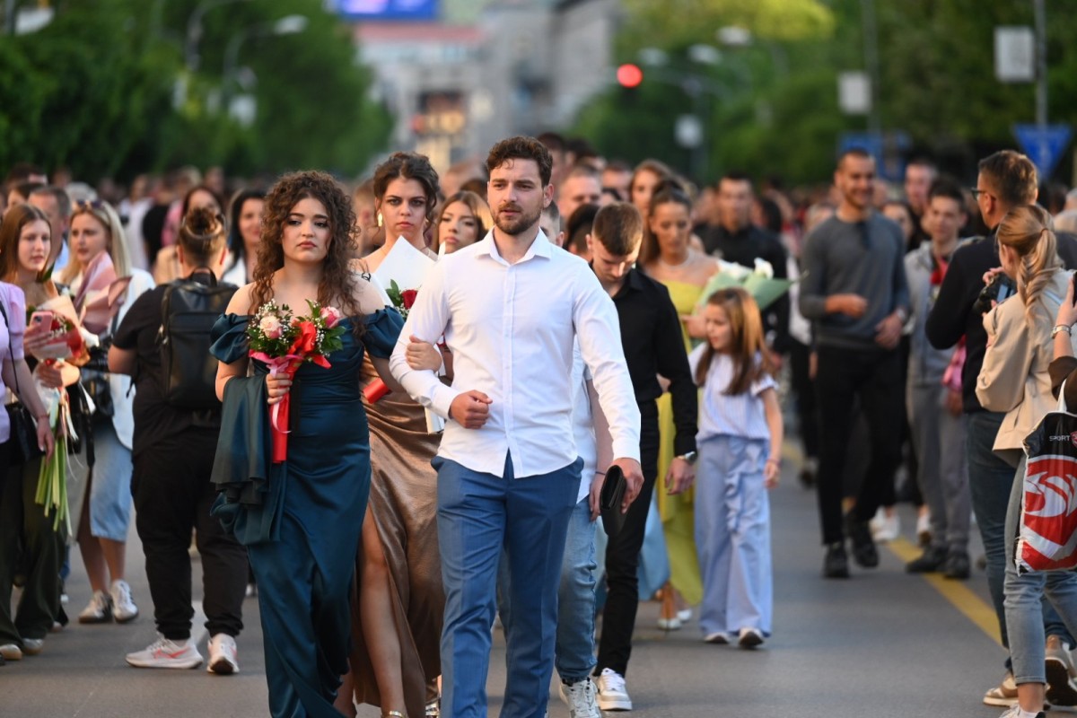 Banjaluka blista uz maturante tri škole (FOTO/VIDEO)
