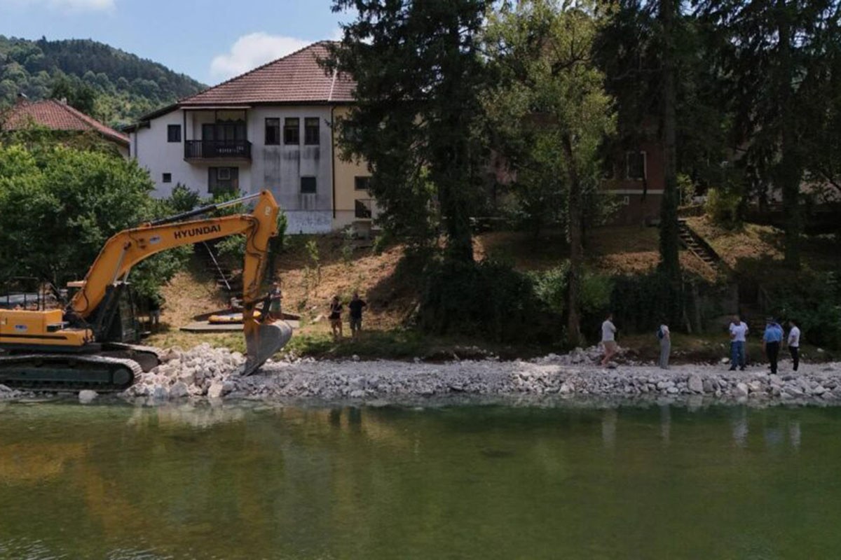Pismo Stanivukoviću: Centar za životnu sredinu traži obustavu radova uz Vrbas