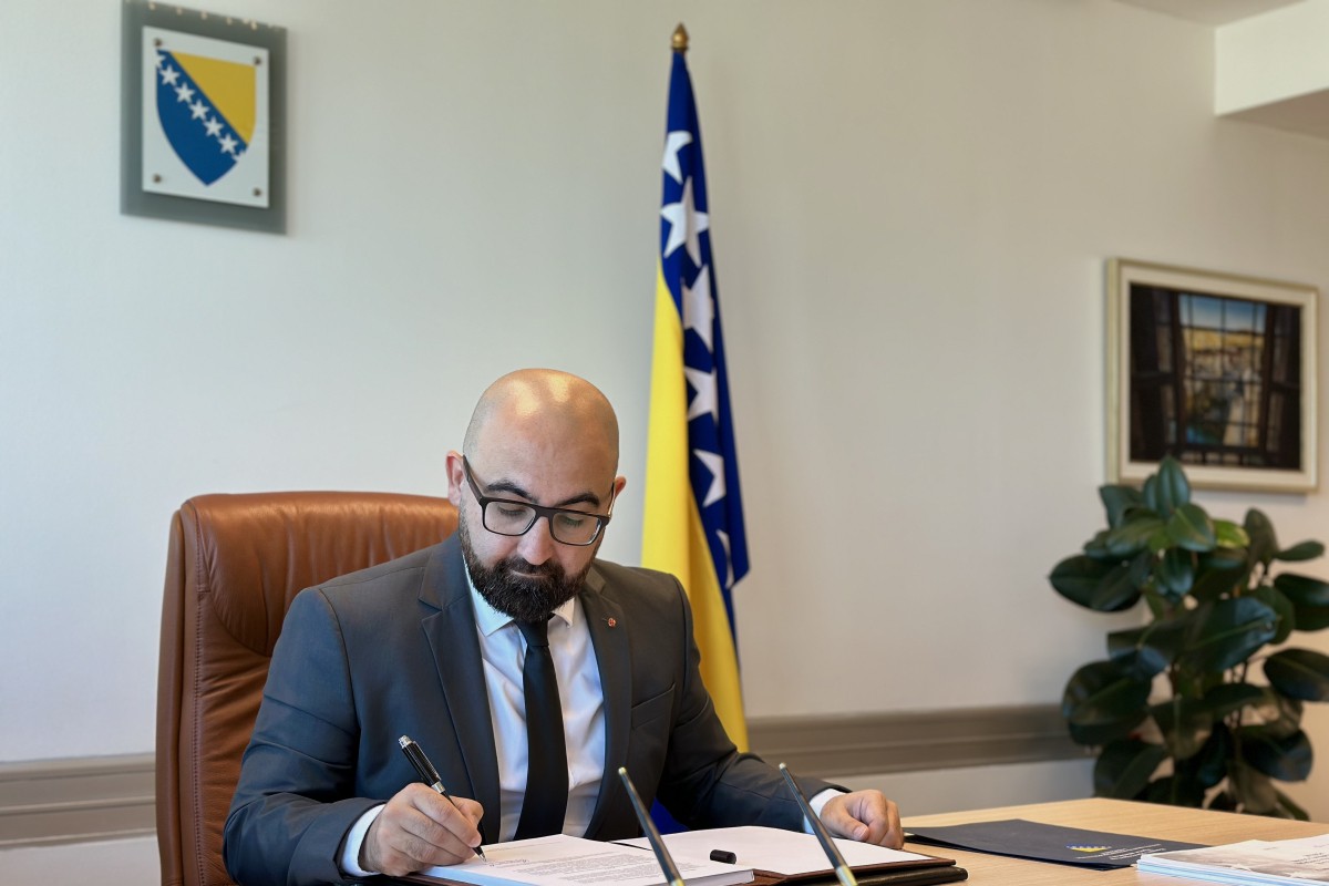 Hasanović potpisao odluku, CIK-u odobreno 24 miliona KM