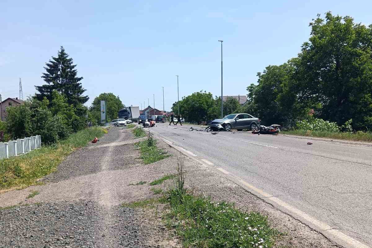 Udes na putu Gradiška-Nova Topola, povrijeđen motociklista