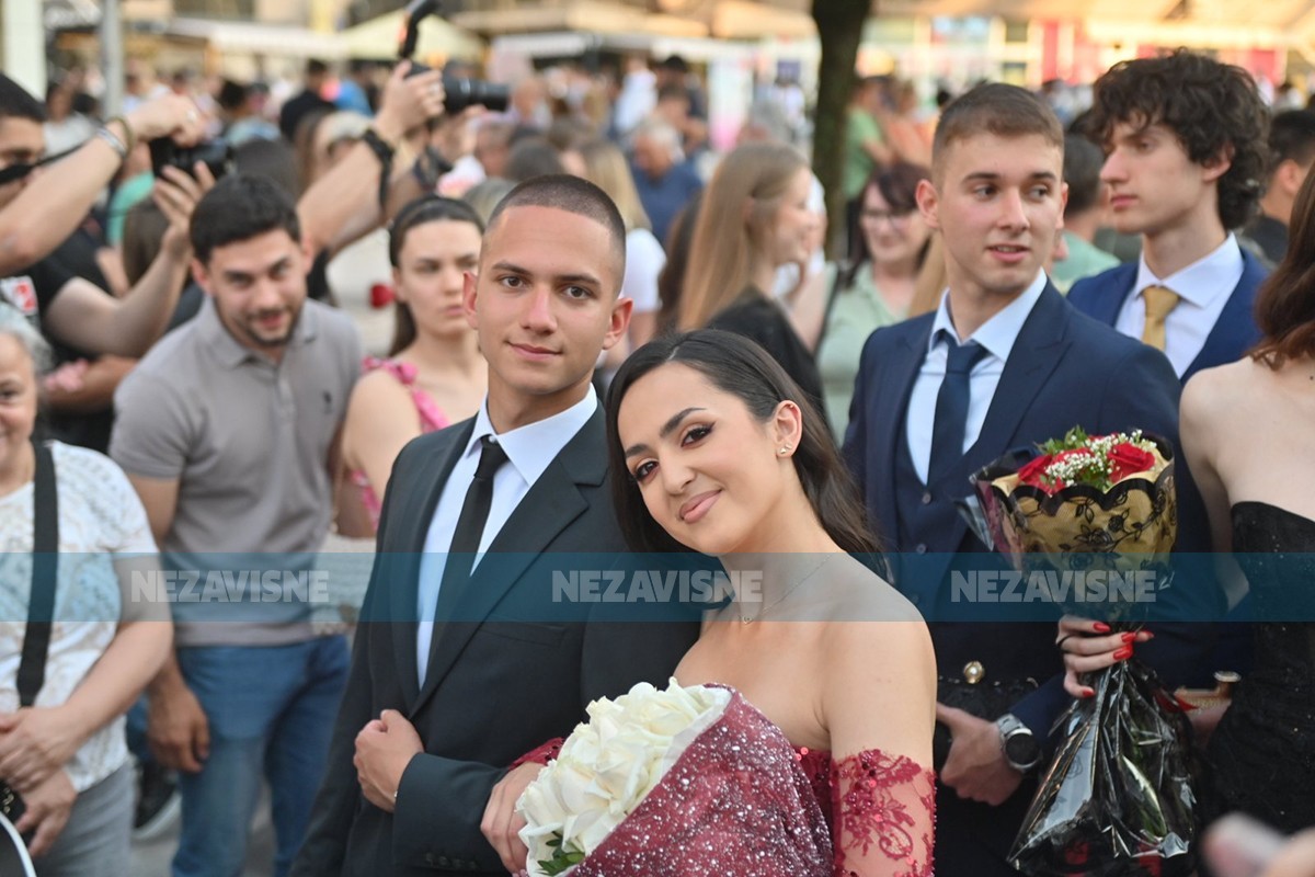 Zablistali na maturi: Banjalučki gimnazijalci spremni za nove izazove (FOTO, VIDEO)