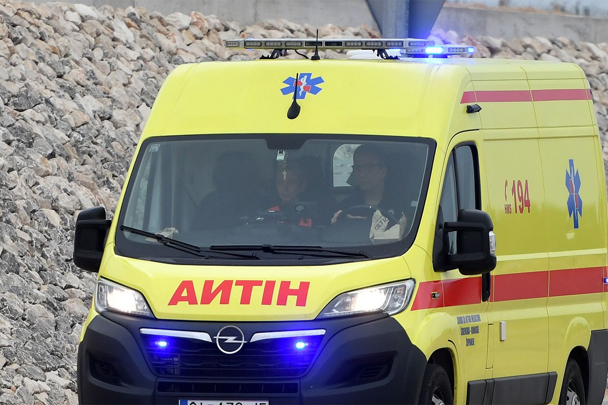 Težak udes u Hrvatskoj: Sletio učenički autobus, povrijeđene tri osobe