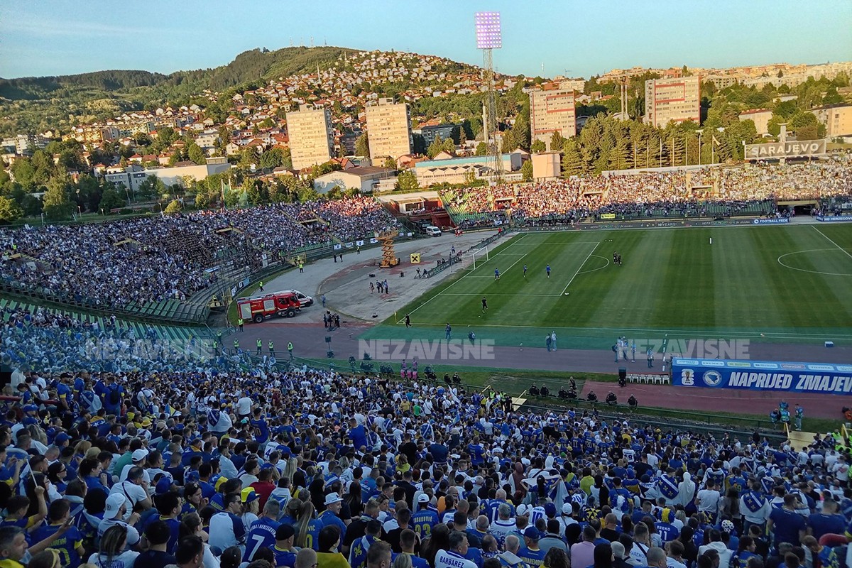 Atmosfera uoči utakmice ključa: 30.000 navijača ispraća Zmajeve na SP (VIDEO)