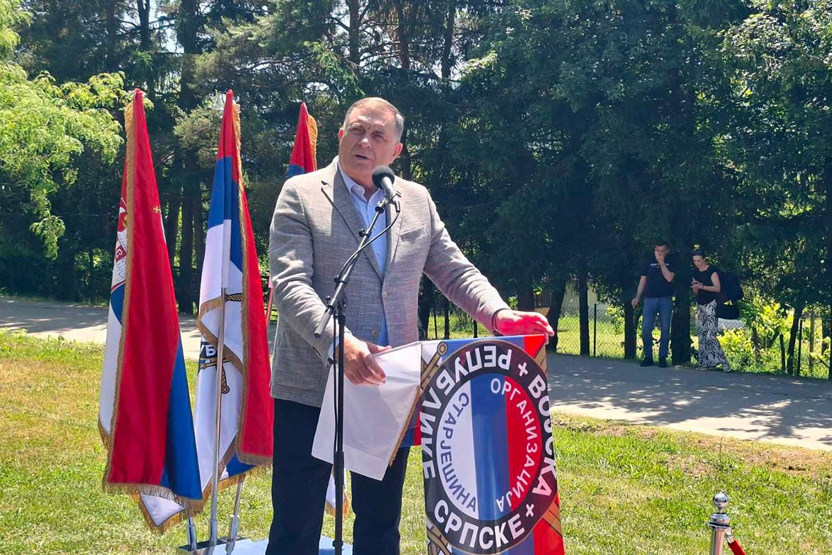 Dodik predložio da trg u Banjaluci ponese ime generala Momira Talića