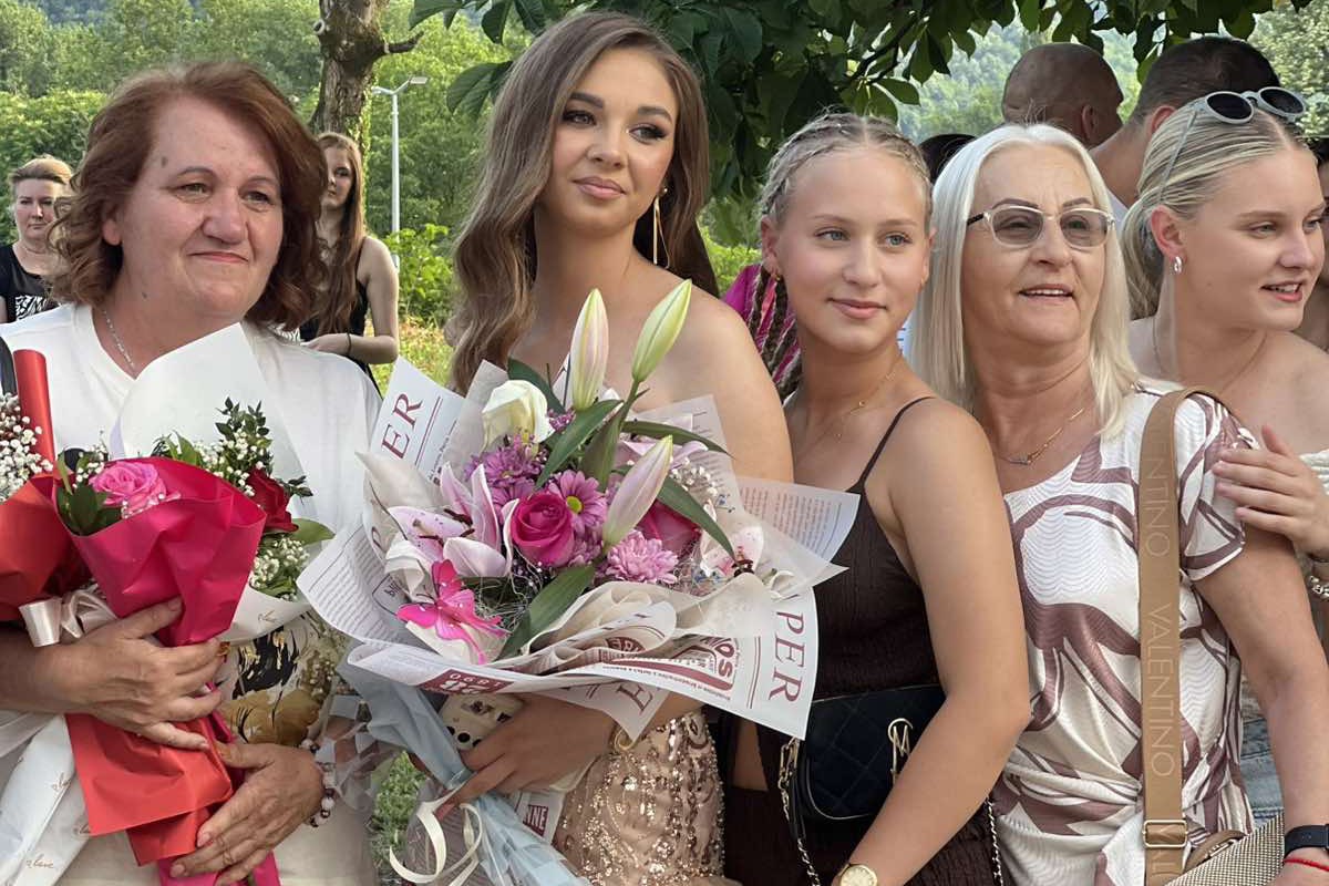 Generacija spremna za novi pogon: Maturanti Tehničke škole koračaju ka budućnosti (FOTO, VIDEO)