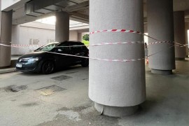 Urušio se plafon na parkingu UKC RS: Jedan automobil oštećen (FOTO)