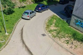 Mještani jedne banjalučke ulice 4 godine se žale na kamion ...