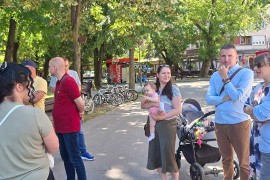 Okupljanje u Banjaluci: Roditelji traže subvencije za produženi ...