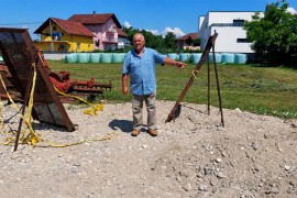 Izbjegnuta tragedija kod Sanskog Mosta: Pretovarao pijesak, pronašao ...