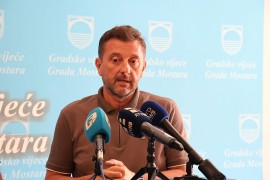 Evakuacija stanovništva, Kordić tvrdi da je požar na deponiji Uborak ...
