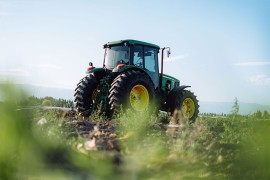 Užas u Srbiji: Traktorom pregazio unuka (1)