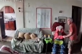 Prizor koji je dirnuo svijet: Dok se zemlja tresla, oni su se držali ...