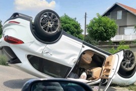 Udes na putu Bijeljina-Zvornik: Porše na krovu, vozač povrijeđen