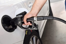Tramp pozvao naftne kompanije da odmah snize cijene benzina