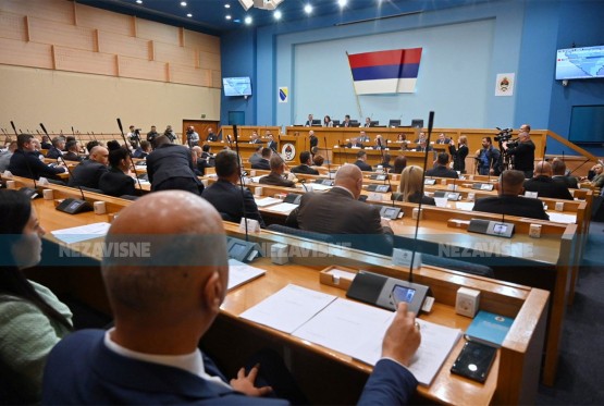 Vlast i opozicija ratuju, građani RS će vratiti kredit od 804 miliona