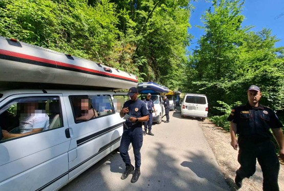 Velika policijska akcija na Tari: Kažnjeno 6 državljana BiH