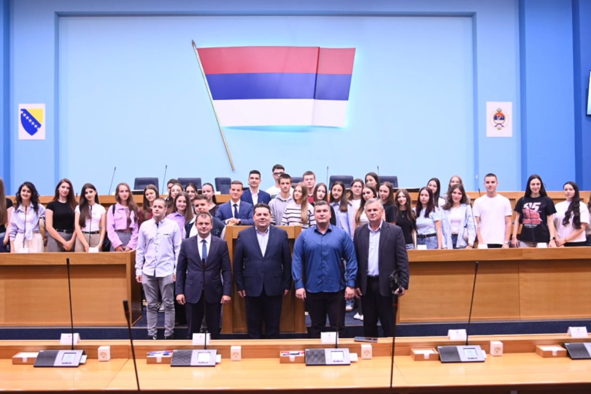 Stevandić: Mladi su budući lideri Republike Srpske