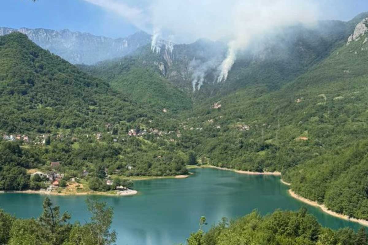 Višednevni napori vatrogasaca: Požar u Jablanici stavljen pod kontrolu