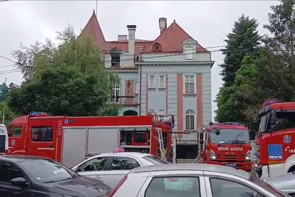 Ugašen požar u zgradi Ambasade Pakistana u Beogradu
