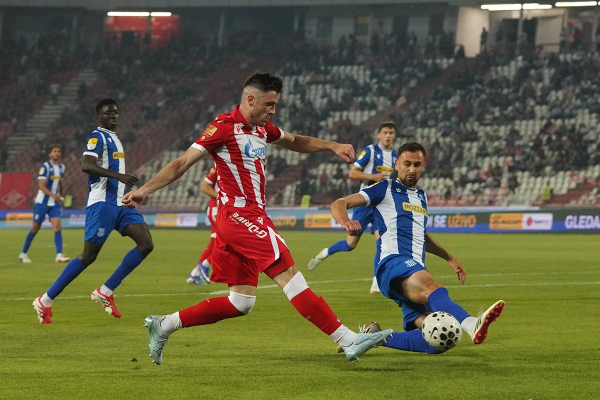 Crvena zvezda nadomak velikog pojačanja