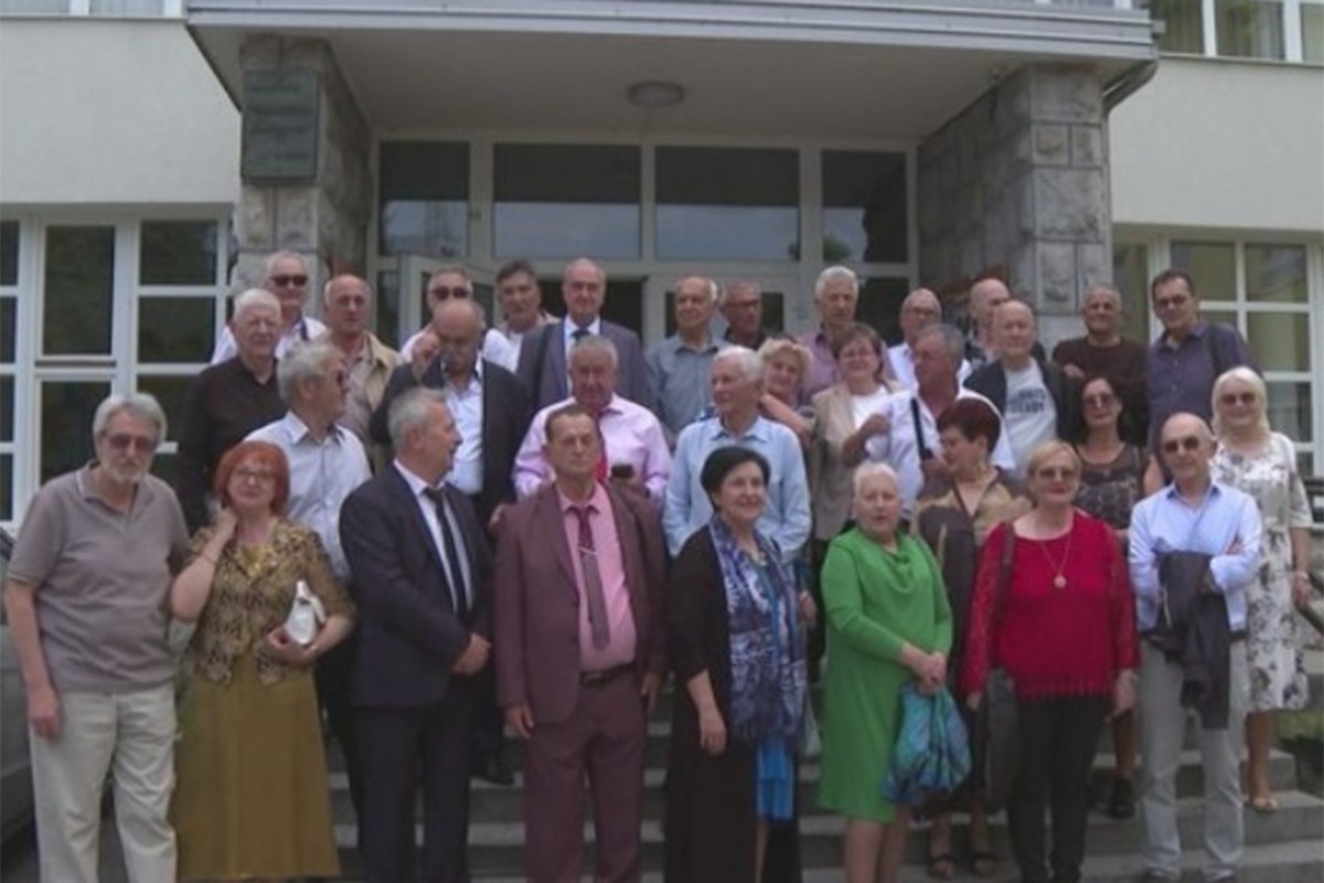 50 godina mature dobojske Gimnazije, sjeli u školske klupe nakon pola vijeka