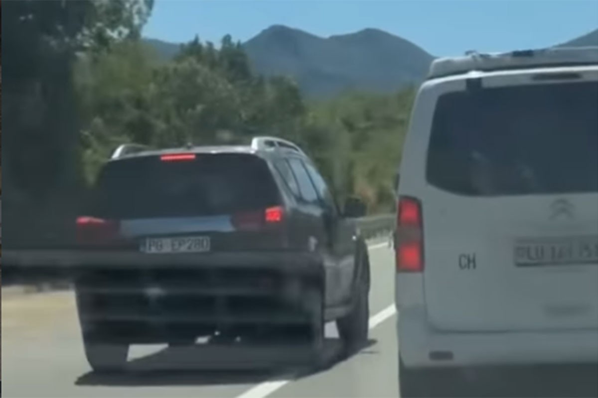 Nova divlja vožnja u Crnoj Gori: Vozač džipa za dlaku izbjegao tragediju (VIDEO)