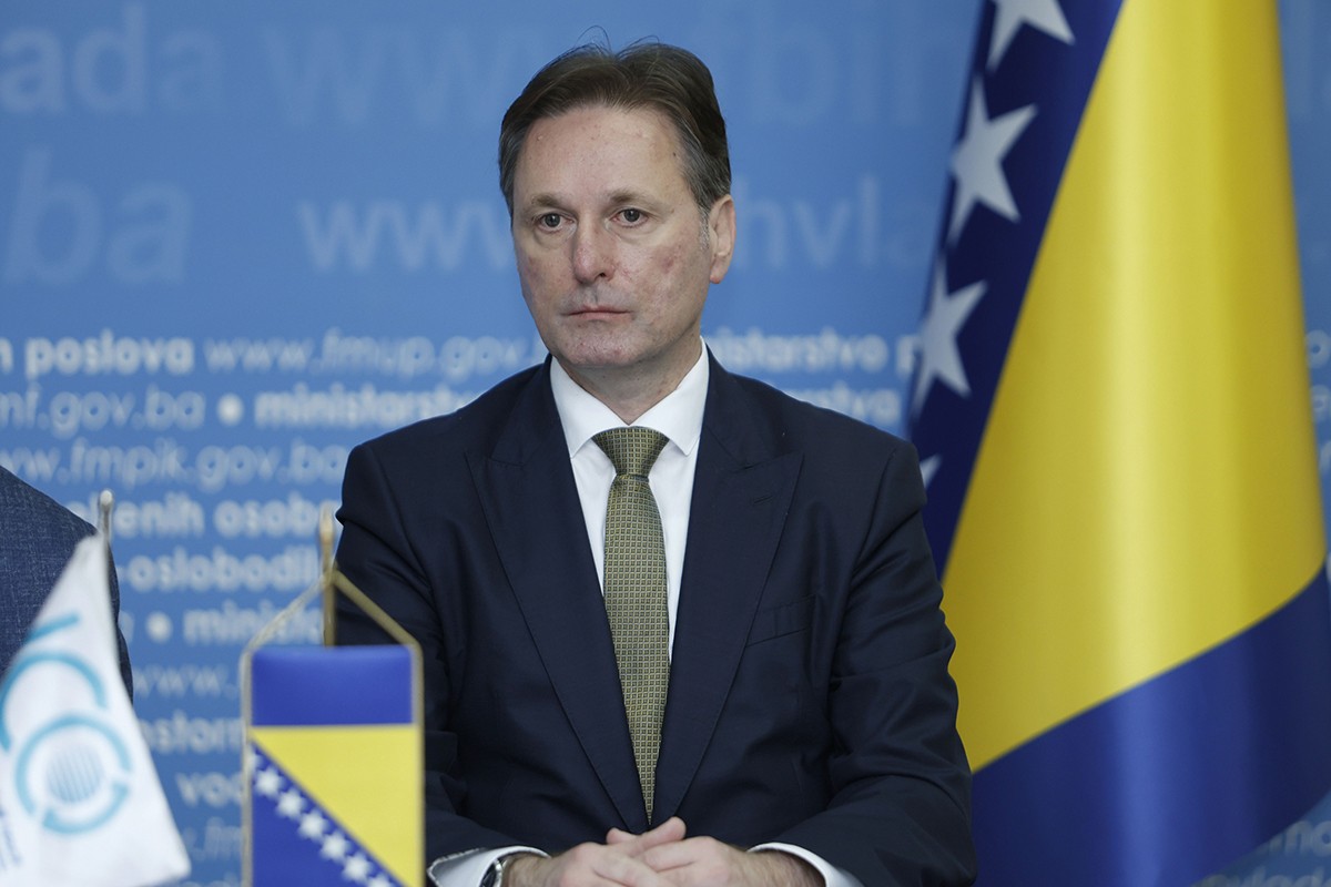Ministar otkrio zloupotrebe podsticaja: Umjesto štale, zatekli vilu s bazenom (VIDEO)