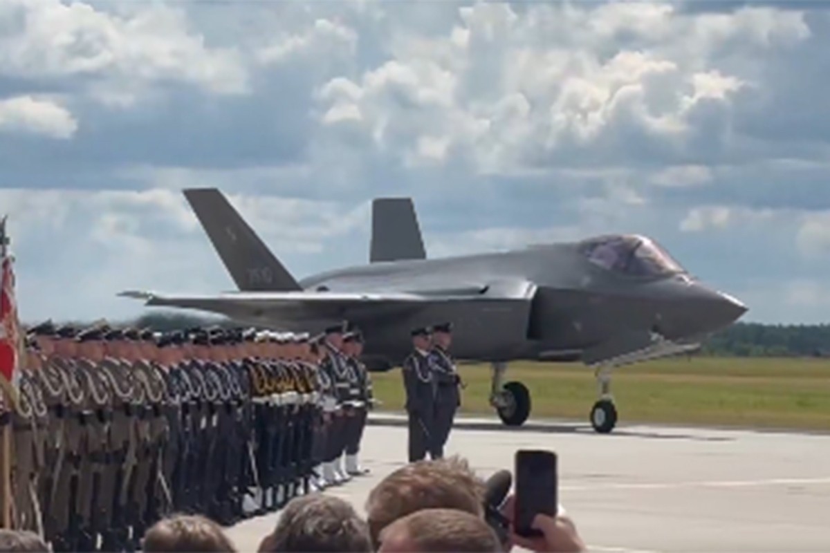 Poljska predstavila prve borbene avione F-35 Husarz (VIDEO)