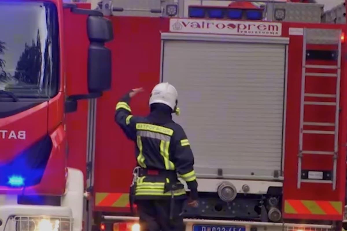 Veliki požar u tržnom centru u Beogradu