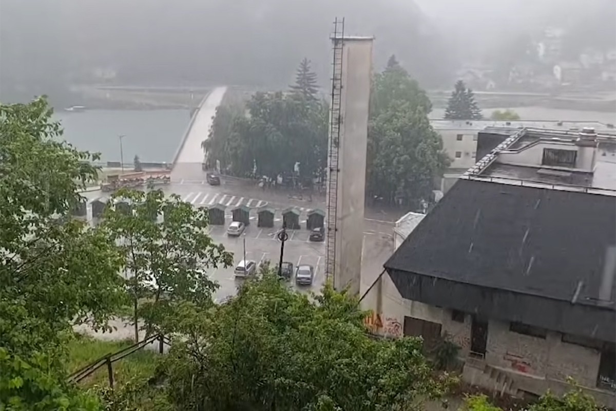 Višegrad pogodilo jako nevrijeme: Ulice pod vodom, odroni na putu (VIDEO)