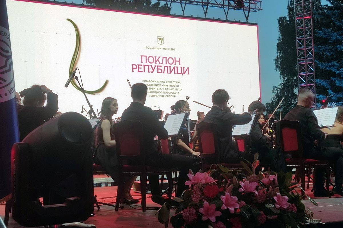 Spektakl u Banjaluci: Gotovo stotinu umjetnika nastupa na koncertu "Poklon Republici"
