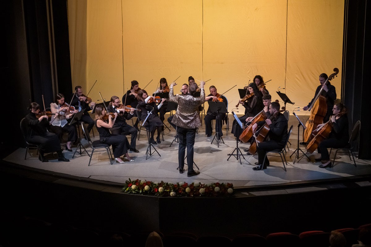 Gudački orkestar NP RS nastupa širom Banjaluke