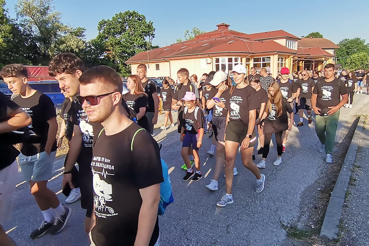Krenuo marš "12 kilometara za 12 zvjezdica"