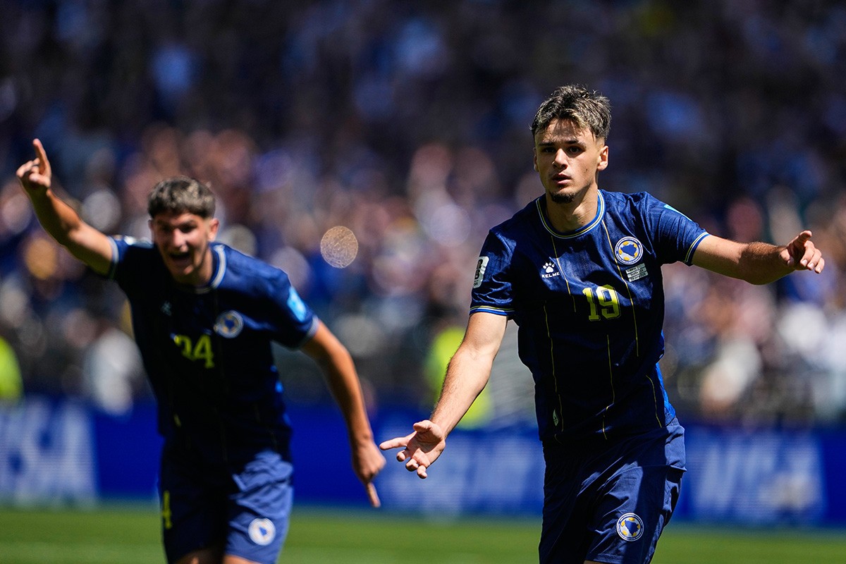 (UŽIVO) BiH - Katar: "Zmajevi" vode 2:0, stativa Džeke
