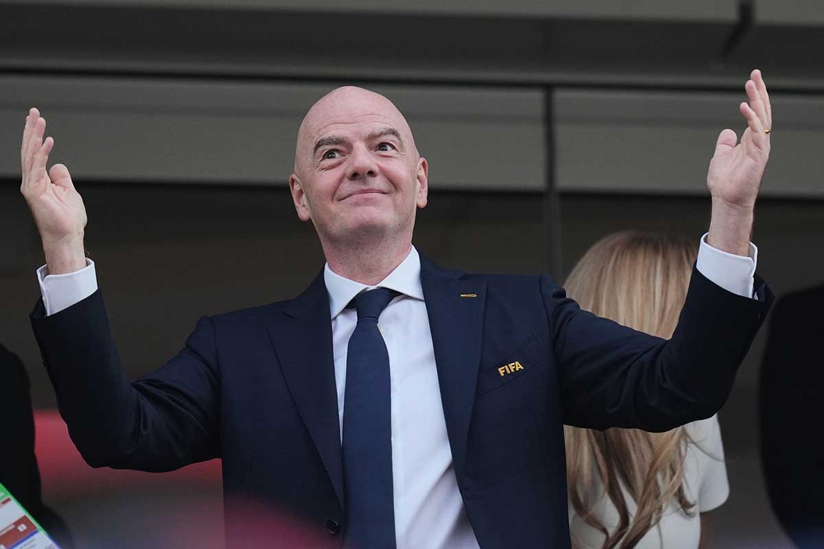 Infantino kao Hudini: Uživo na dvije utakmice u isto vrijeme (FOTO)