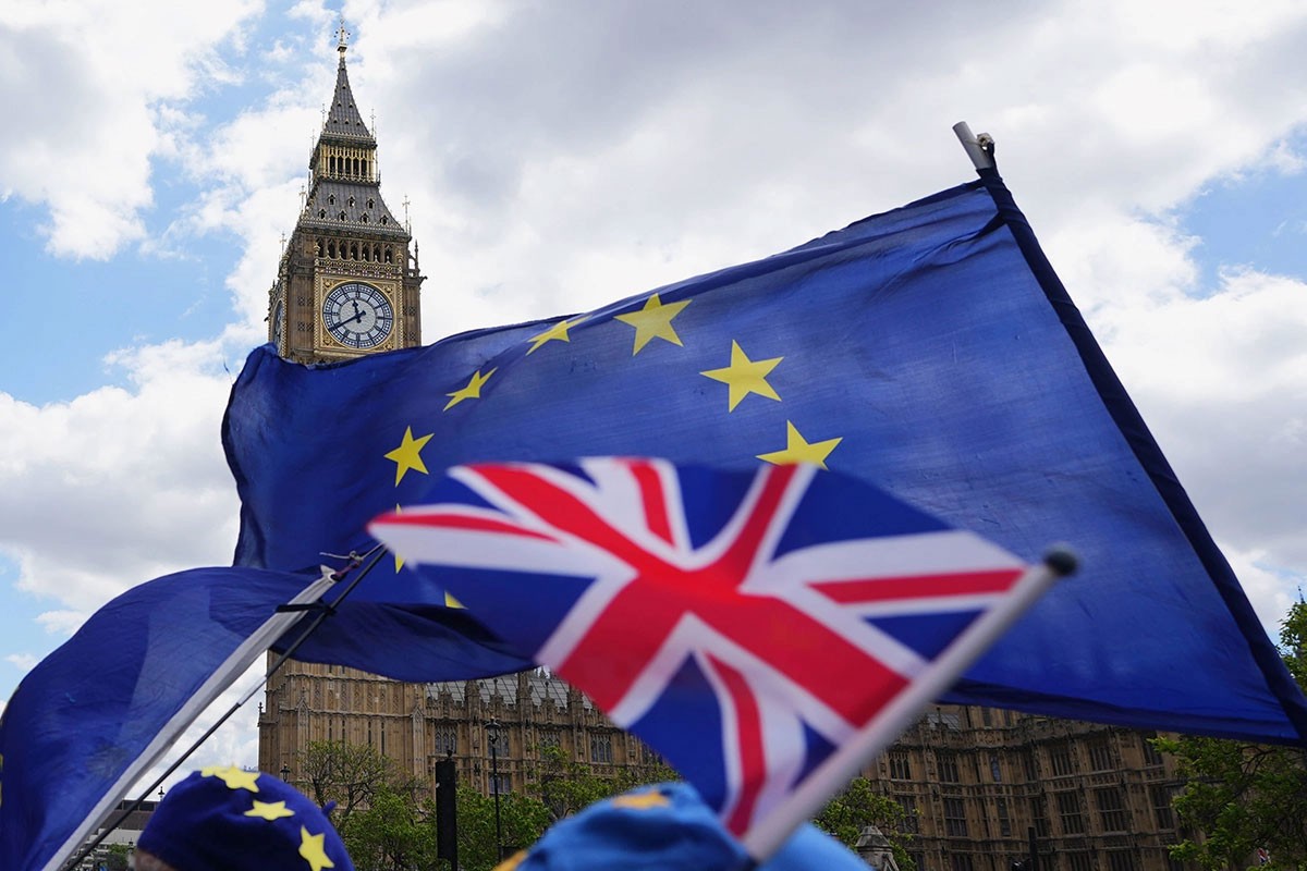 Mejdžor: Britanija mora ponovo da se pridruži EU u narednih pet godina