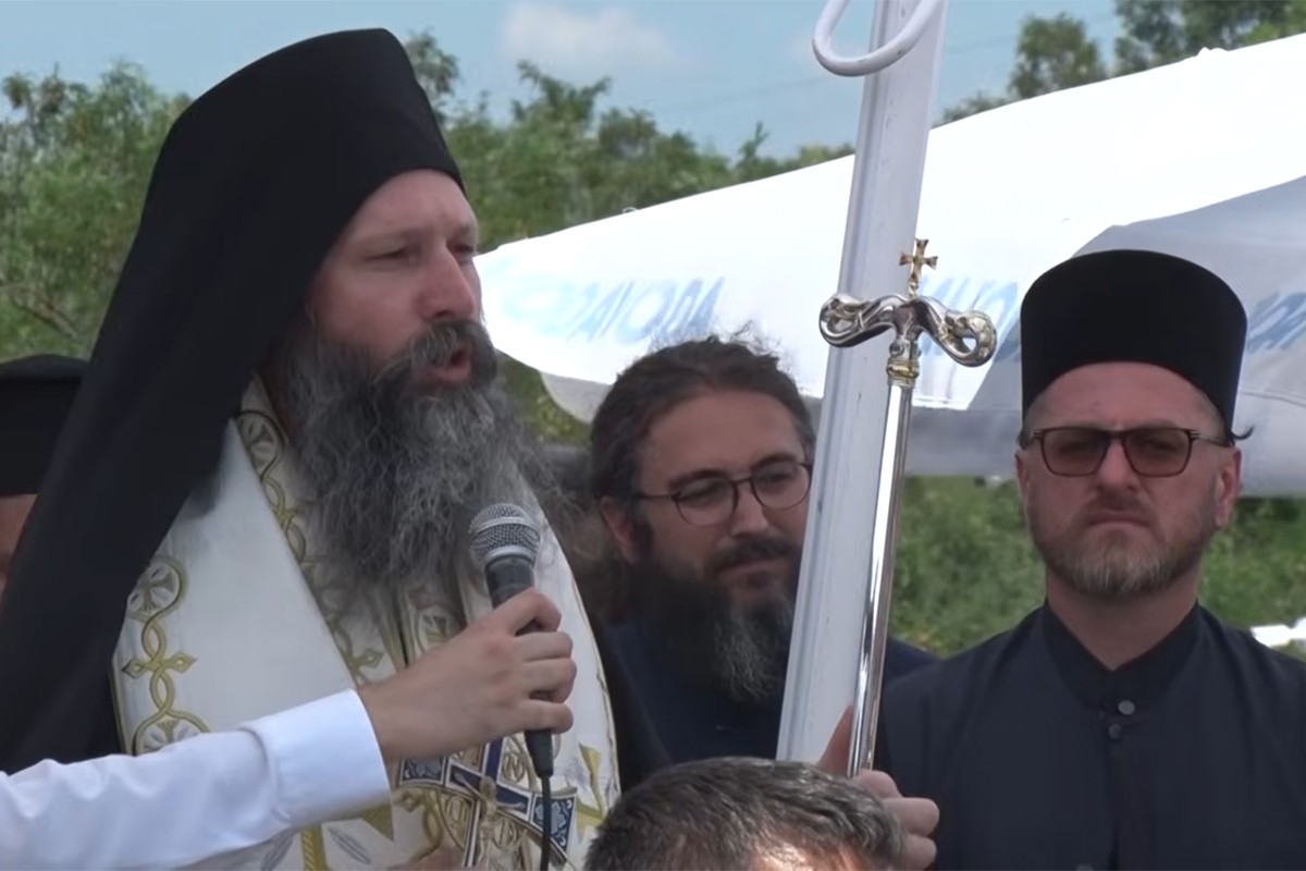 Služen parastos na Gazimestanu: "Ništa ne može na silu da se otme"