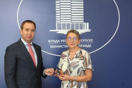 Ministarstvo pravde RS uručilo službeno vozilo Savezu žena "Iskra"