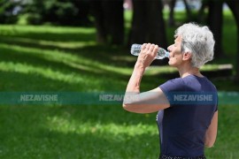 Test koji za tri sekunde pokazuje da li pijete dovoljno vode (VIDEO)
