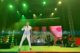 Od emotivnih balada do plesnih hitova: Petar Grašo oduševio ...
