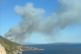 Požar na Hvaru pod kontrolom: Izgorjele kuće i 200 hektara rastinja i ...