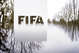 Oglasio se i protjerani moćnik: Sep Blater "zapalio" društvene mreže nakon odluke FIFA
