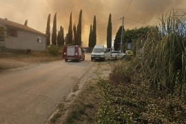 Veliki požar u Čapljini: Ugrožene kuće, vatru gasi i Air Tractori ...