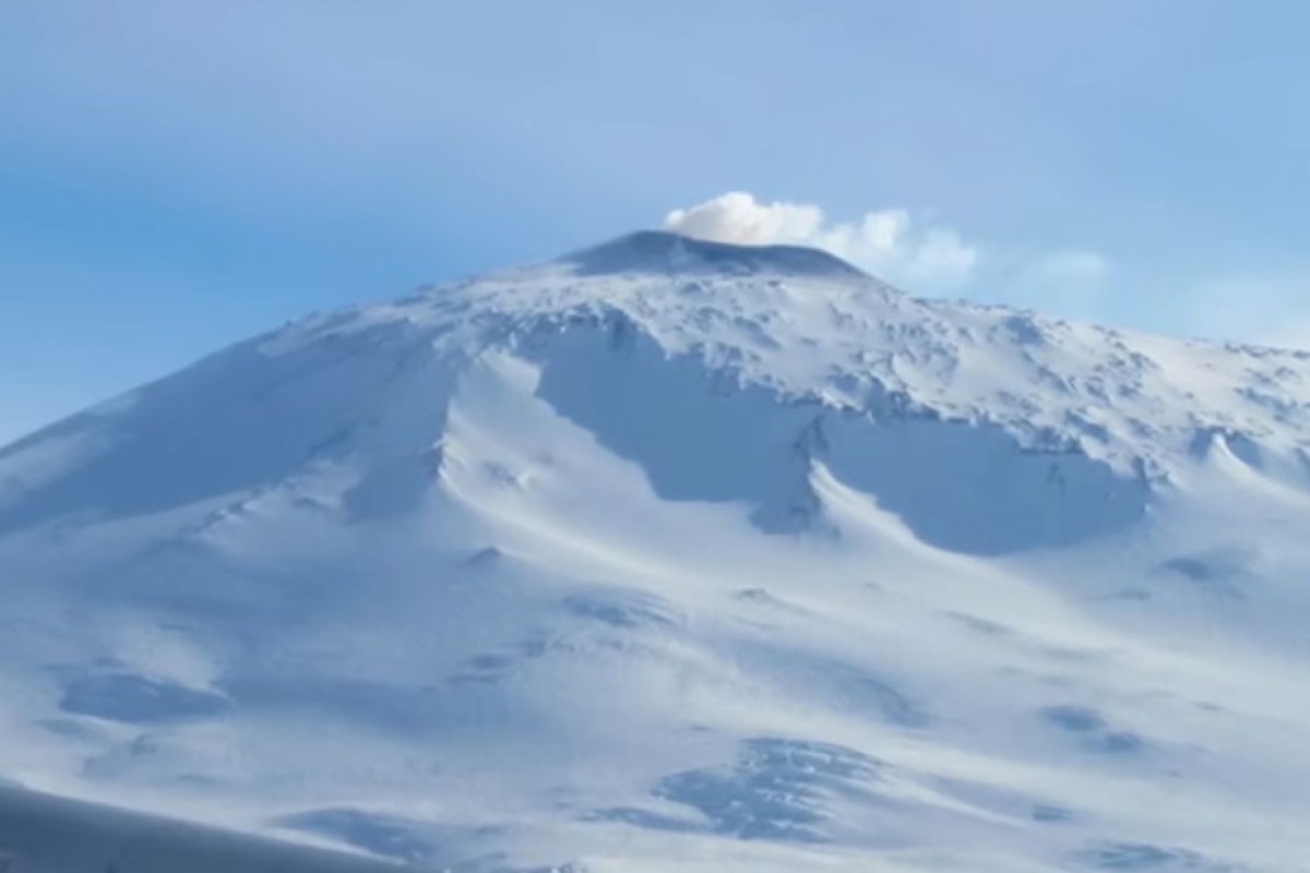 Vulkan na Antarktiku izbacuje čisto zlato (FOTO, VIDEO)